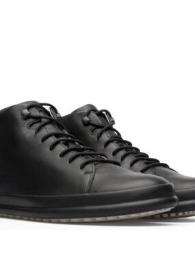 Camper Chasis men’s high-top sneakers / ankle boots in classic black leather.